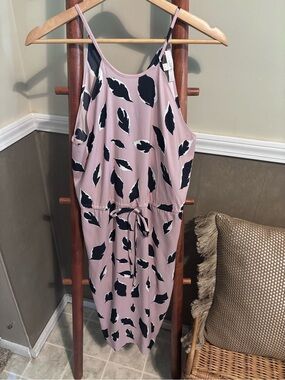 Loft Women’s Dress Pink with Black Feather Print Sleeveless Halter Feminine Chic